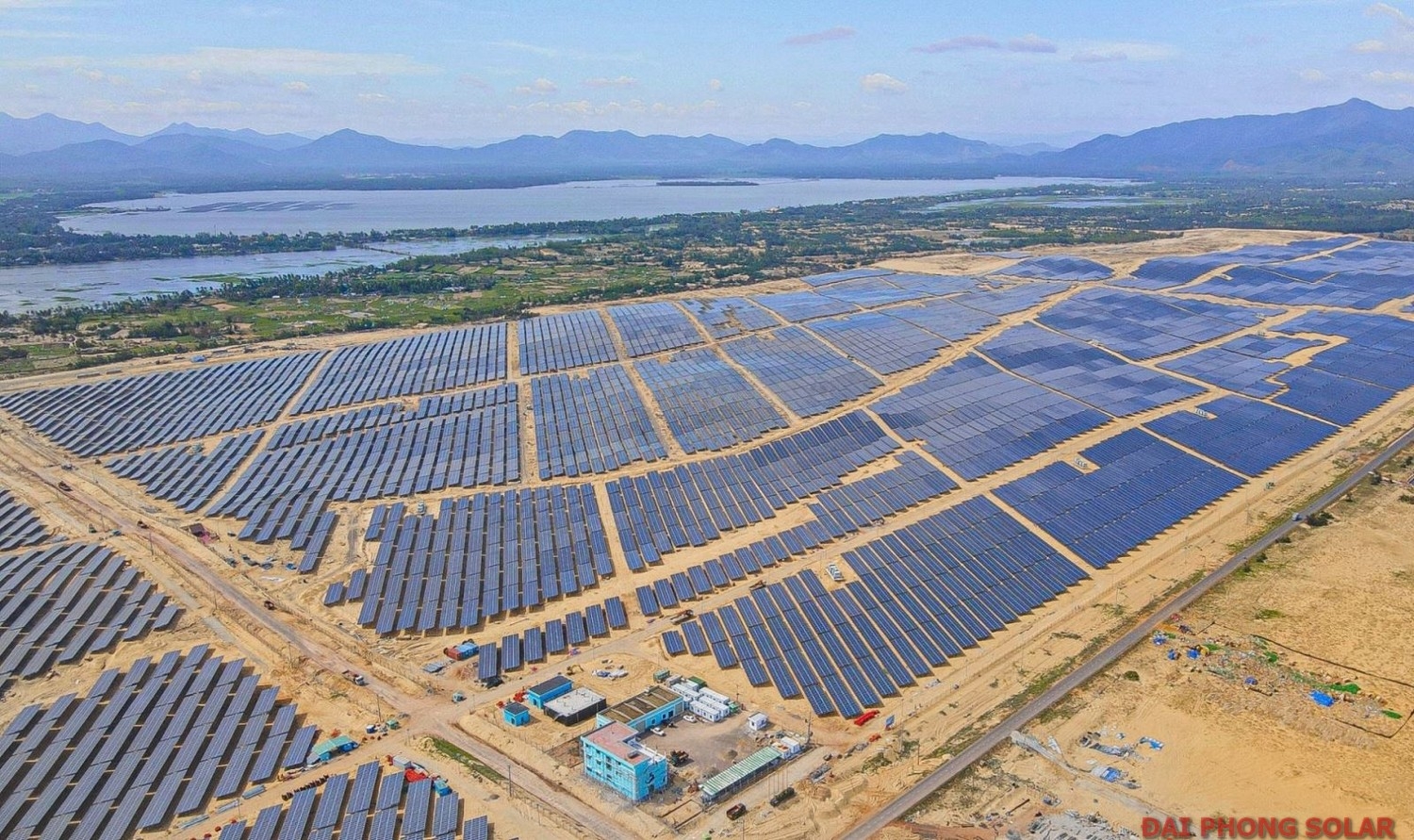 Điện Năng Lượng Mặt Trời Tại Quận 10 - Công Ty Báo Giá Lắp Đặt