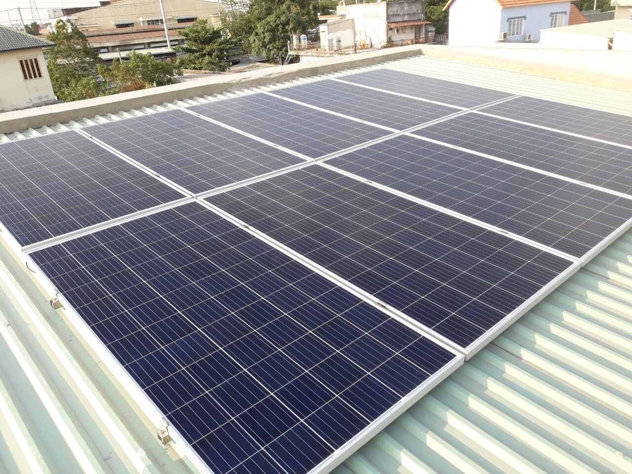 Thiết Bị Bám Tải Năng Lượng Mặt Trời