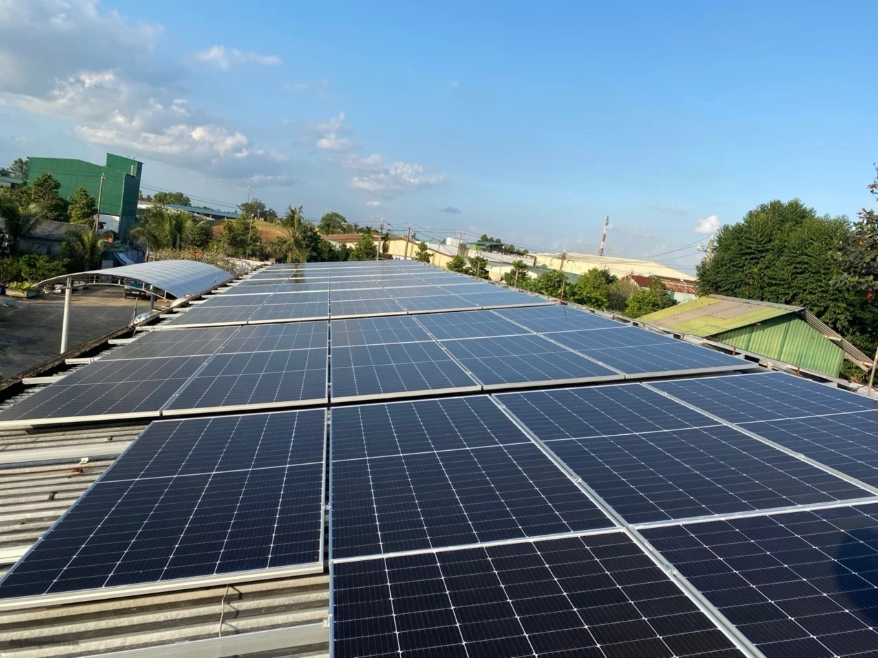 Điện Mặt Trời Hòa Lưới: Giải Pháp Tiết Kiệm Năng Lượng Bền Vững